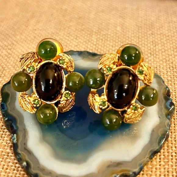 Vintage St. John Jade Beaded Gold-tone Clip-on Earrings - Picture 7 of 12